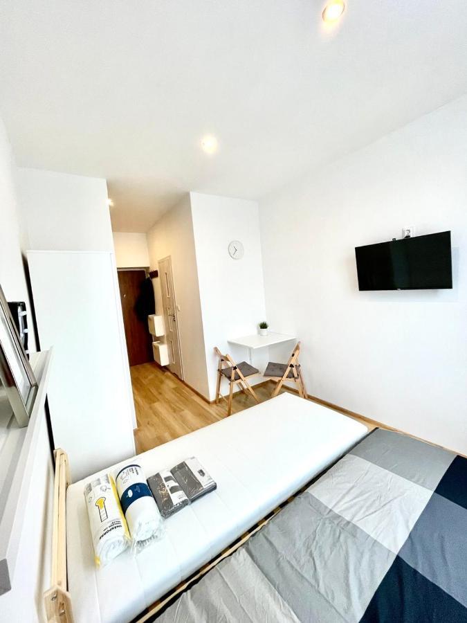 Sleep And Go Apartment - Free Parking Katoviçe Dış mekan fotoğraf