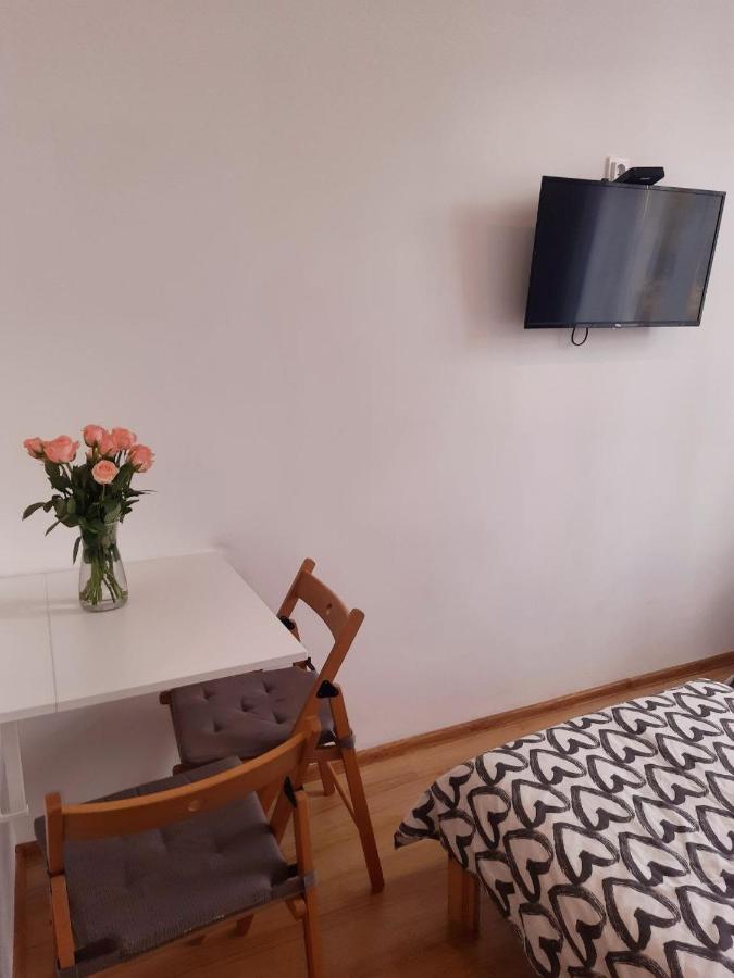 Sleep And Go Apartment - Free Parking Katoviçe Dış mekan fotoğraf