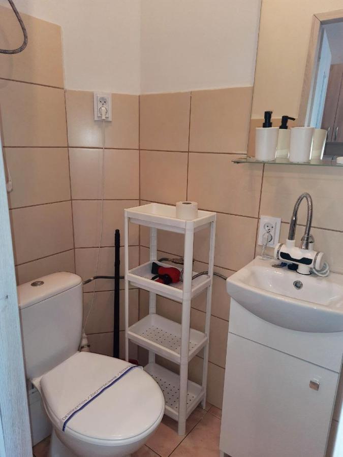 Sleep And Go Apartment - Free Parking Katoviçe Dış mekan fotoğraf
